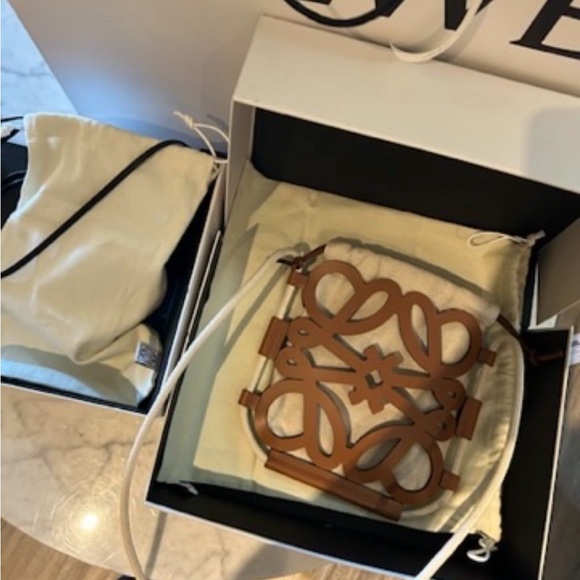 Loewe Anagram Crossbody Bag - Picture 2 of 5